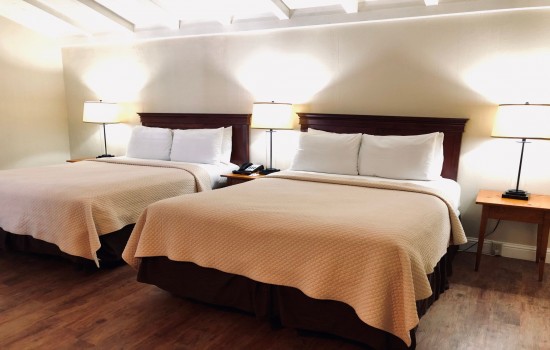 Carmel Resort Inn - One-Bedroom Queen Cottage with Two Queen Beds