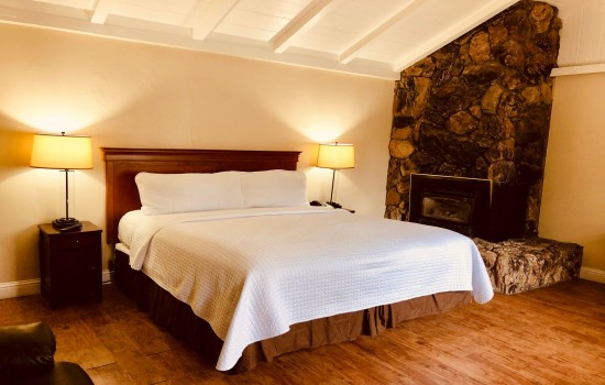 Carmel Resort Inn - One-Bedroom King Cottage
